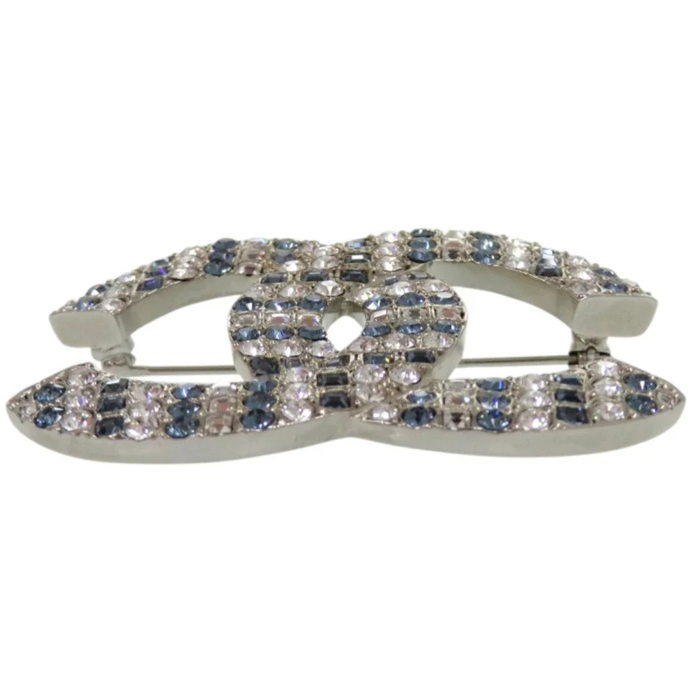 CHANEL Authentic White Logo Brooch - Picture 3 of 6